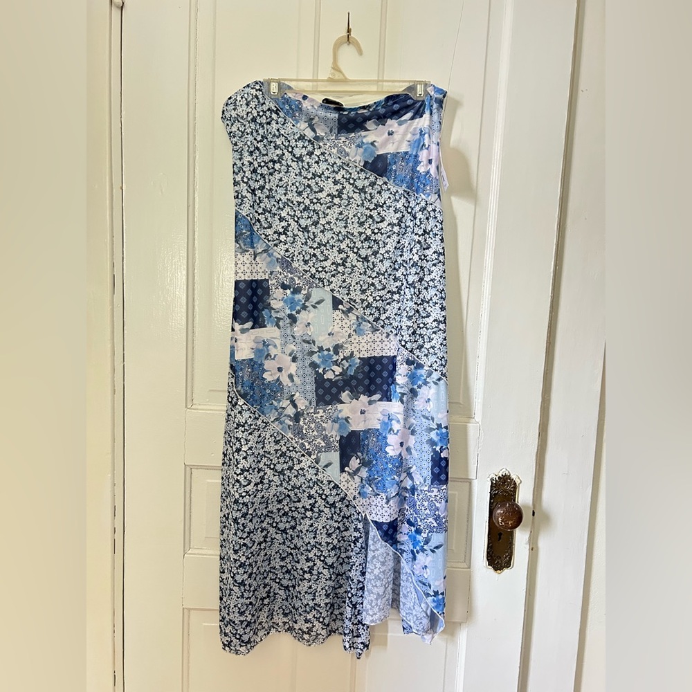 NWT Arula Blue and White Floral Strapless Dress
